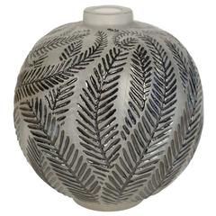 René Lalique Vase "Palmes" Black Enemaled