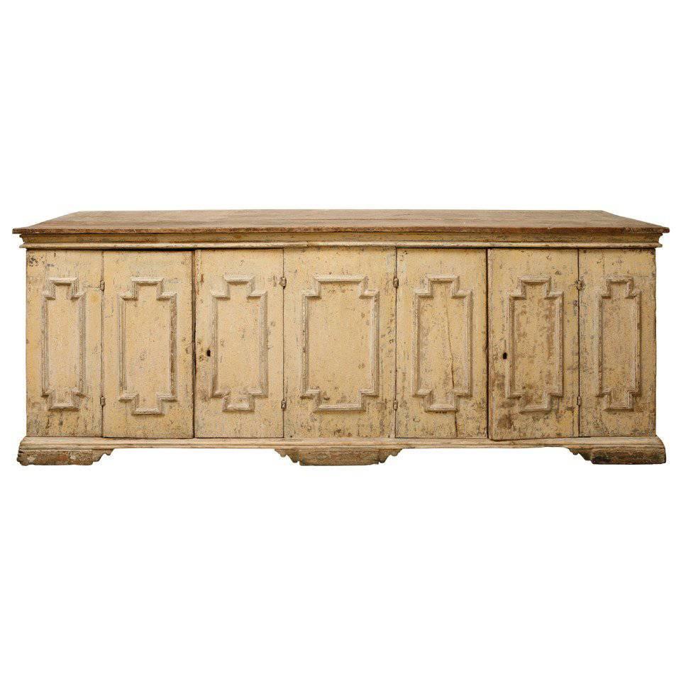 Cremefarbenes italienisches Enfilade-Buffet aus Holz, 18. Jahrhundert im Angebot