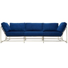 Handgefärbtes Sofa aus indigoblauem Segeltuch und poliertem Messing