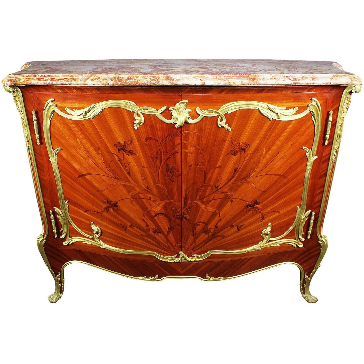 Meuble d'appui de style Louis XV du 19ème siècle monté en marqueterie et bronze doré en vente