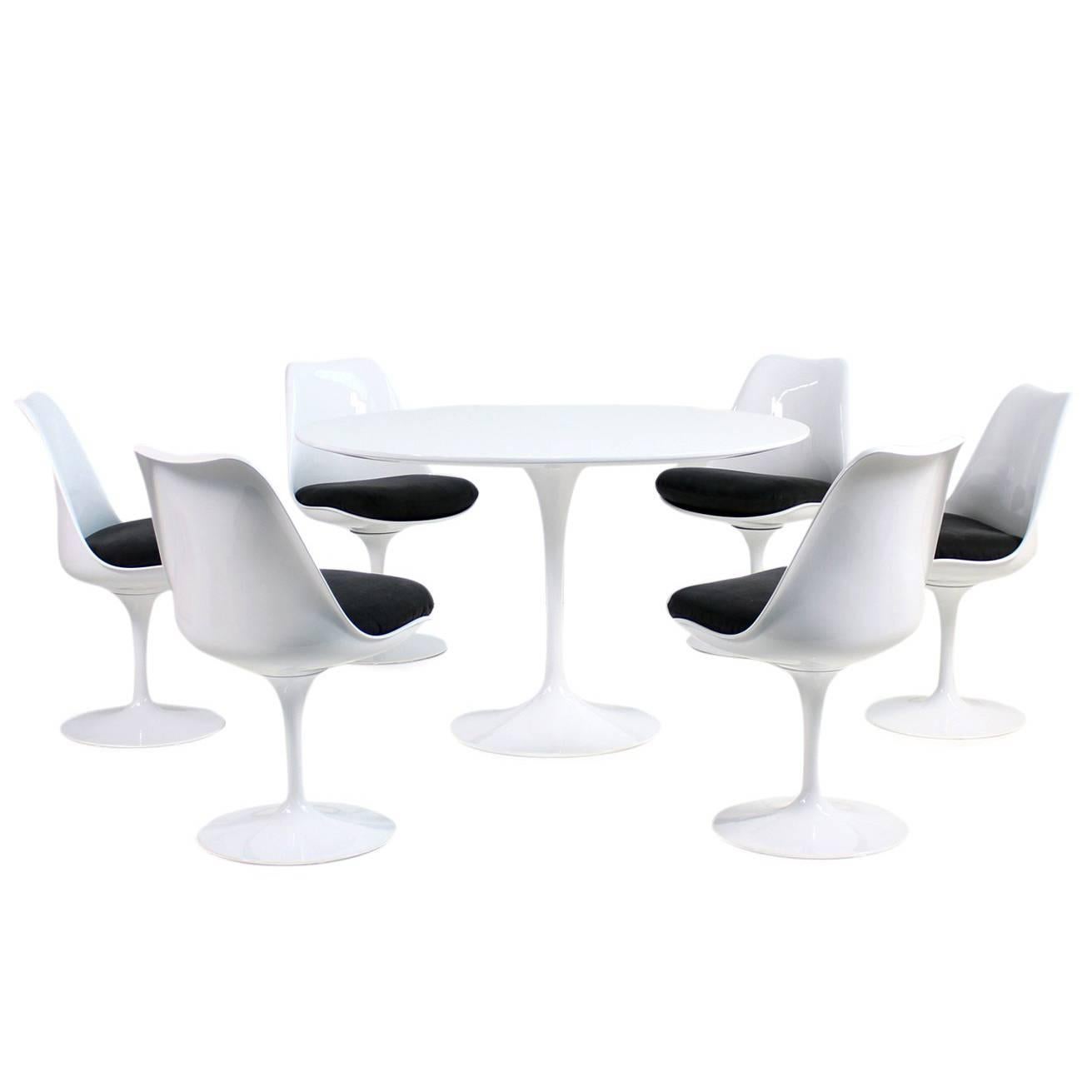 1960s Eero Saarinen Tulip Dining Table and Six Swivel Chairs Knoll International