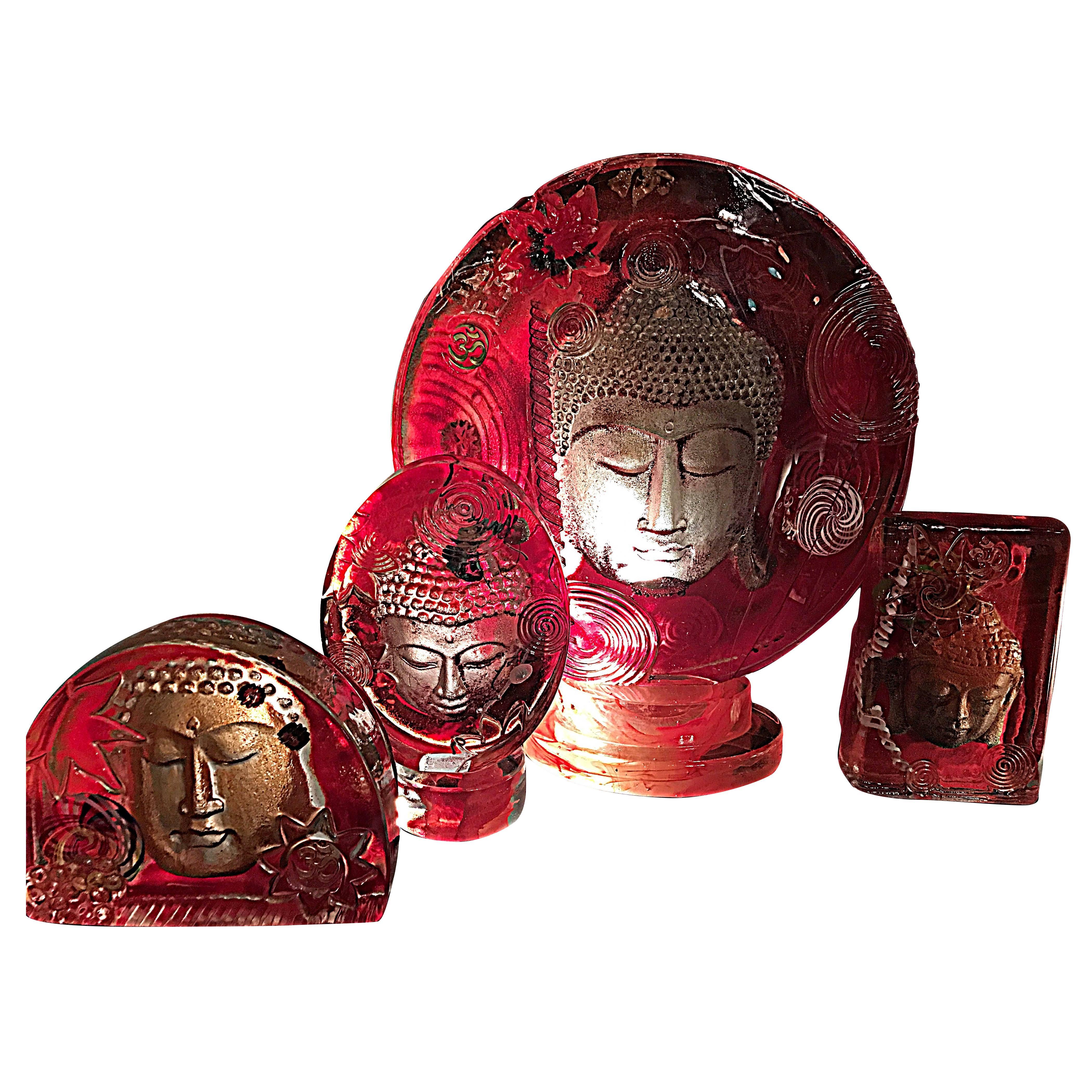 Sculptures de Bouddha en verre d'art avec inclusions de couleurs en vente