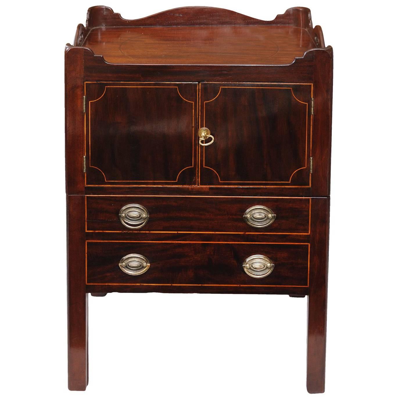 English George III Mahogany Tray Top Commode or Bed Side Table, circa 1780 For Sale