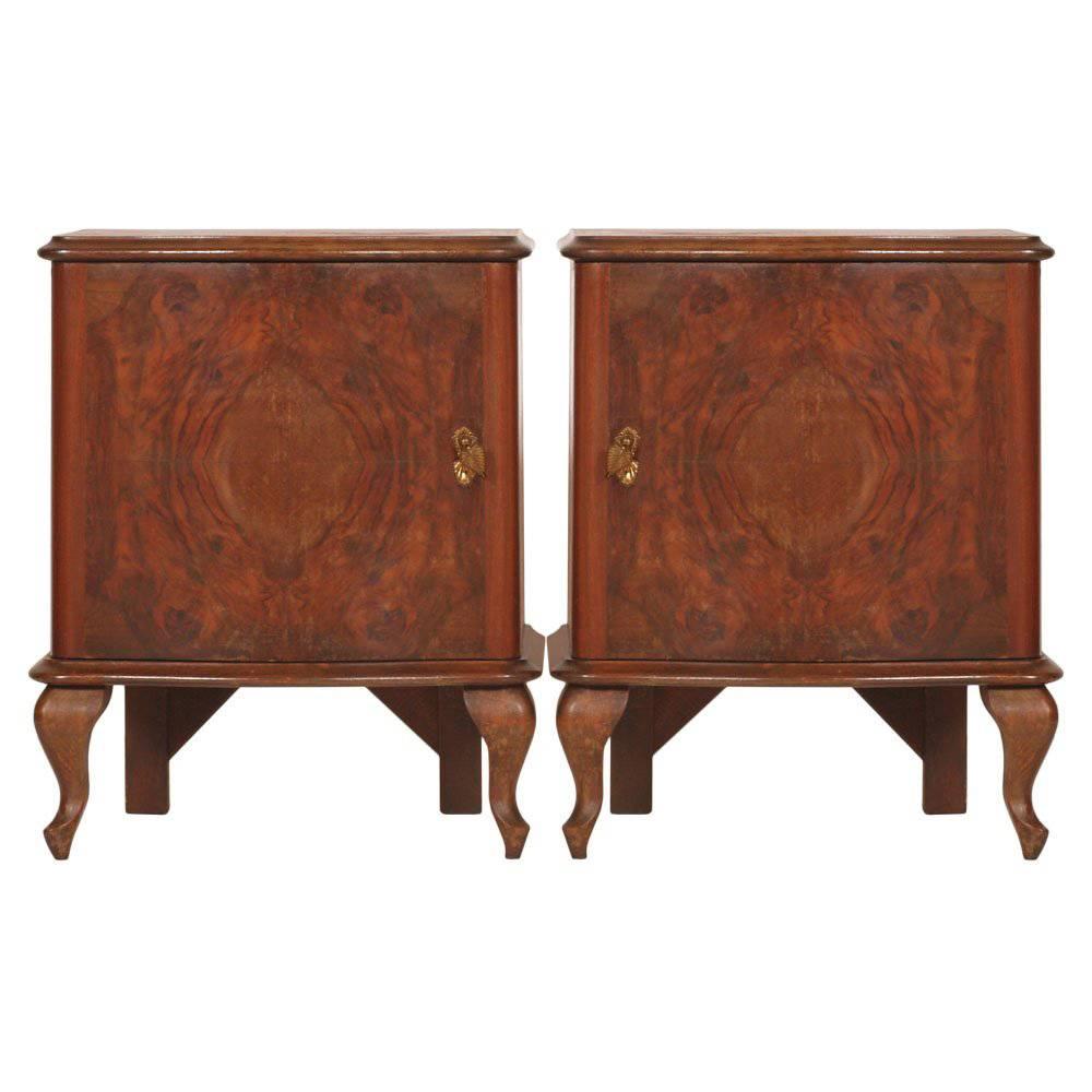 Early 20th Century  Italian Serpentine Nightstand in Walnut, veneer Burl Walnut.