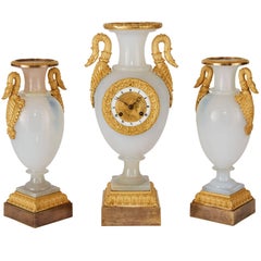 Reloj de cristal opalino de época Restauration de De Boussiard