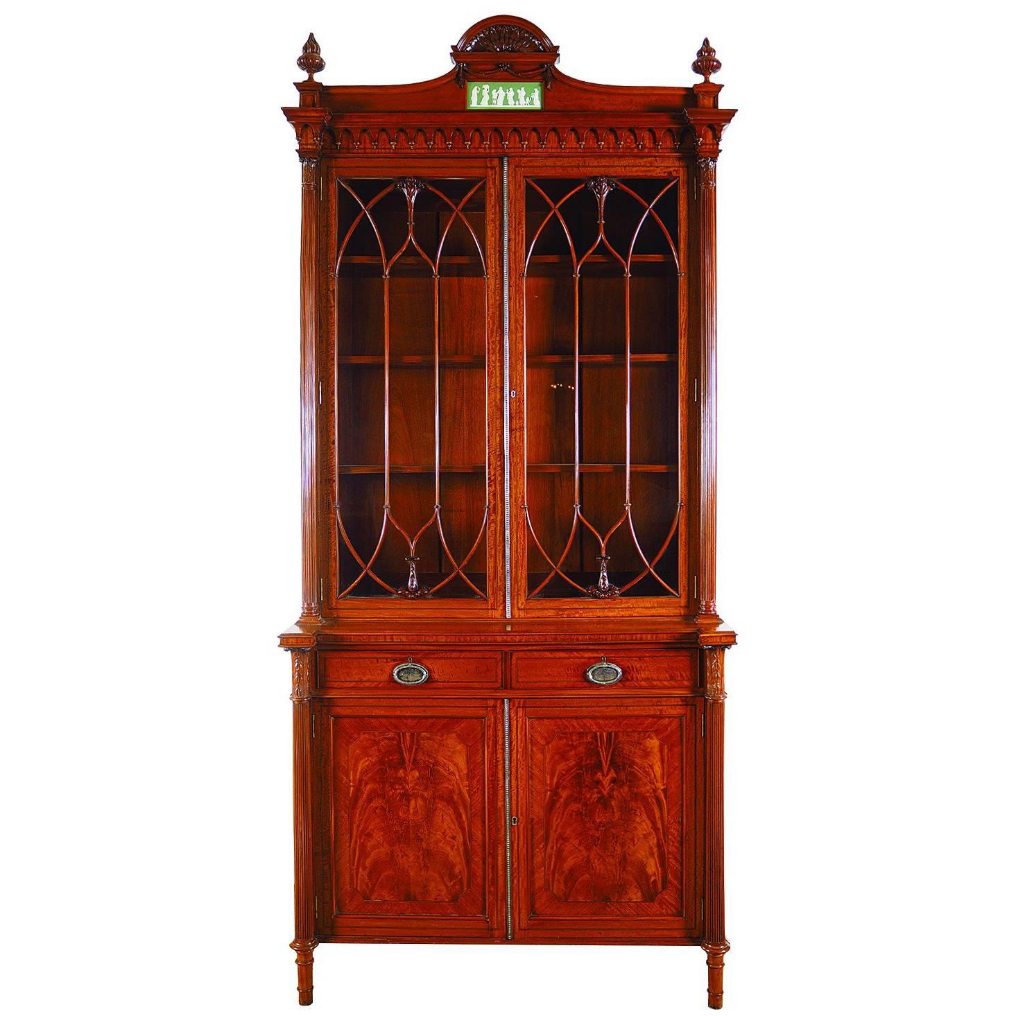 Exceptional Quality Satinwood and Inlaid Small Bookcase, circa 1900 For Sale