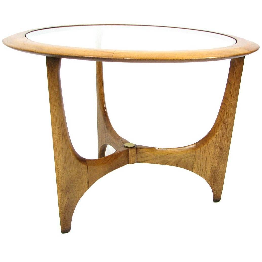 Simply Elegant Mid-Century Lane Walnut Side Table