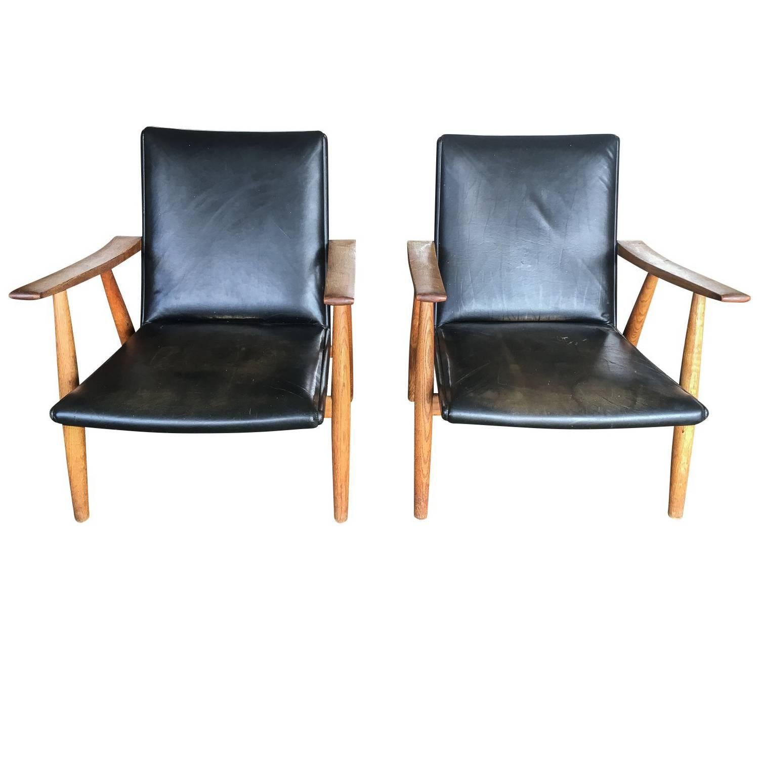 Pair of Hans Wegner Chairs Model 260
