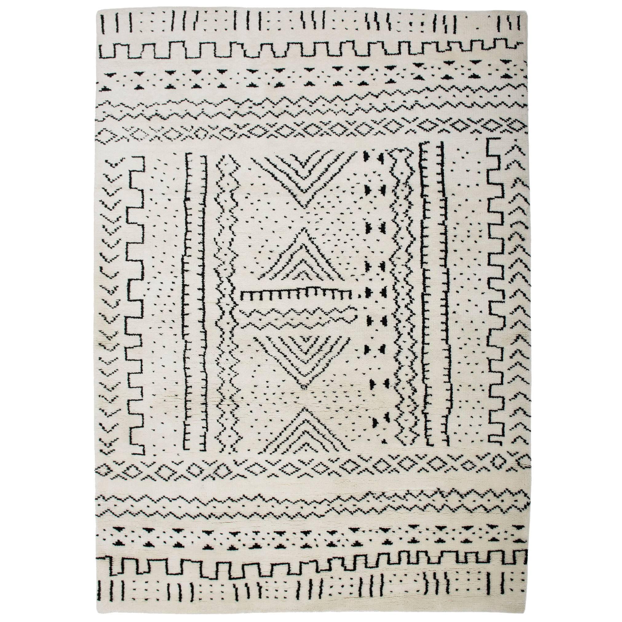 Aelfie Bintou Shag Modern Geometric Hand Knotted Moroccan Inspired Rug For Sale