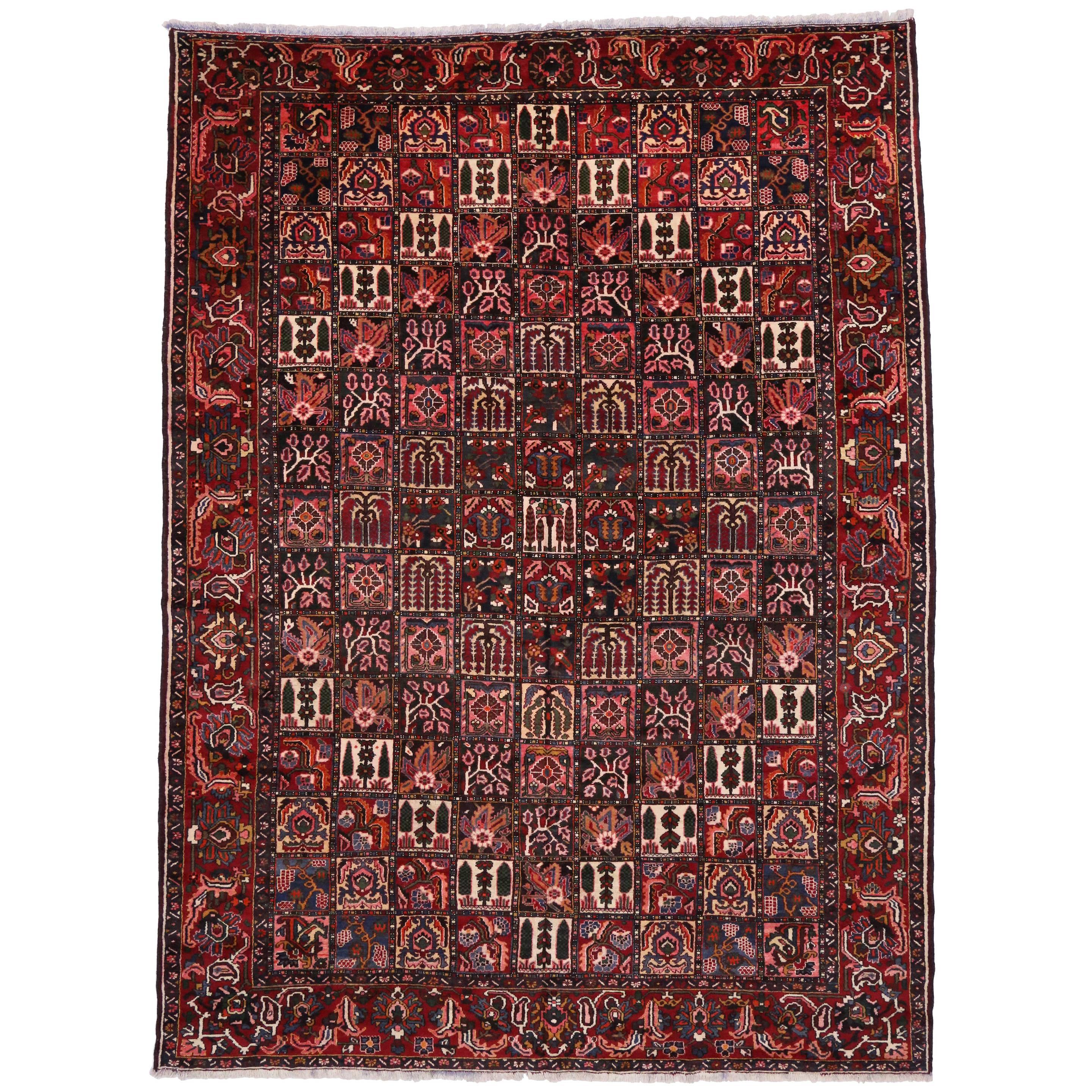 Antiker persischer Bakhtiari-Teppich mit vier Jahreszeiten-Gartenmuster