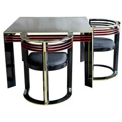 Mid-Century Modern Mackintosh Style Memphis Dining Game Tisch und Paar Stühle