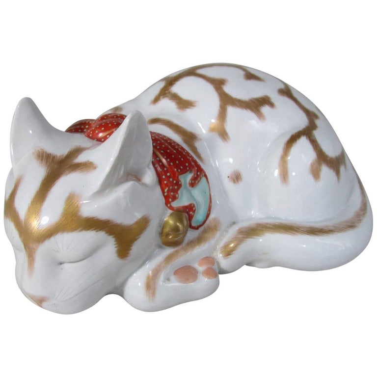 Japanese Imari Kutani Gilded HandPainted Porcelain Sleeping Cat, circa