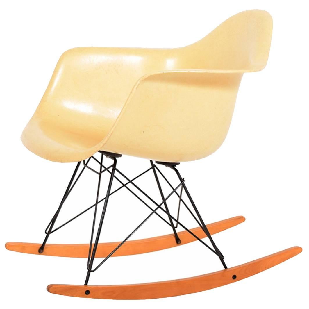 Fauteuil à bascule RAR de Charles Eames pour Herman Miller, deuxième édition en vente