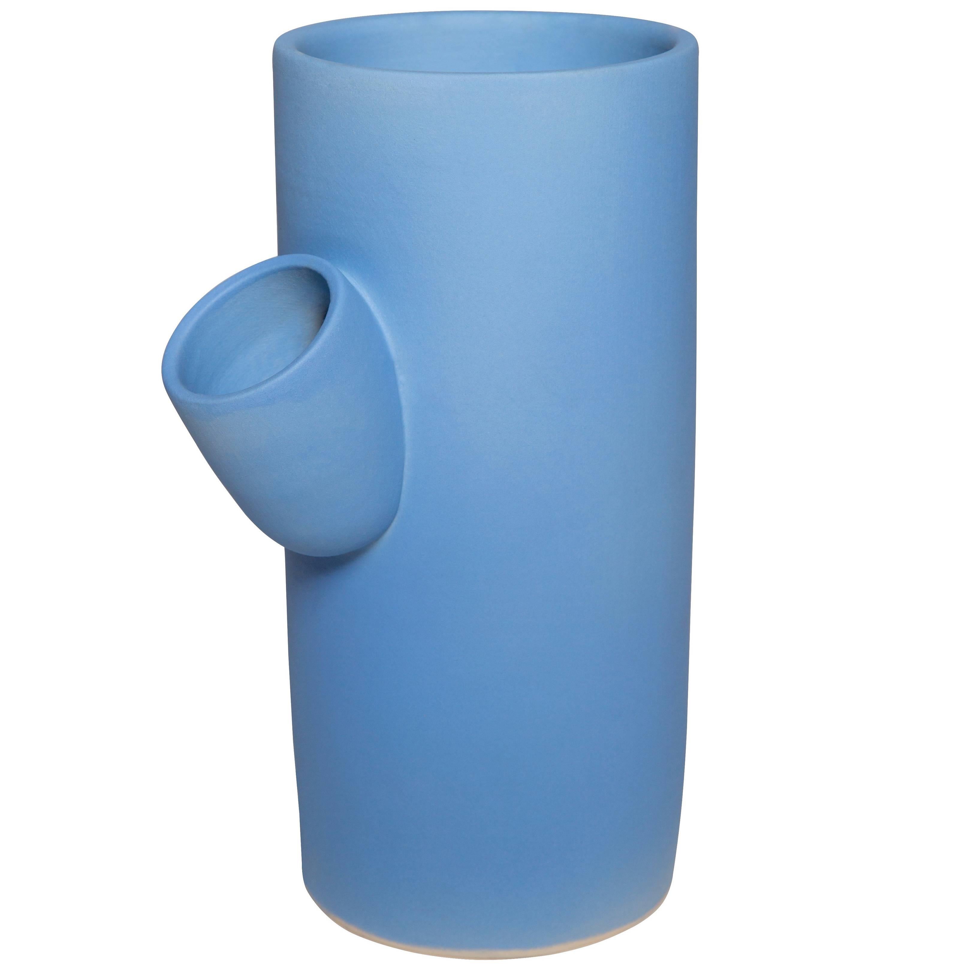  Hydrangea, handgefertigte Vase aus Keramik von Pieces, moderner anpassbarer blauer Krug im Angebot