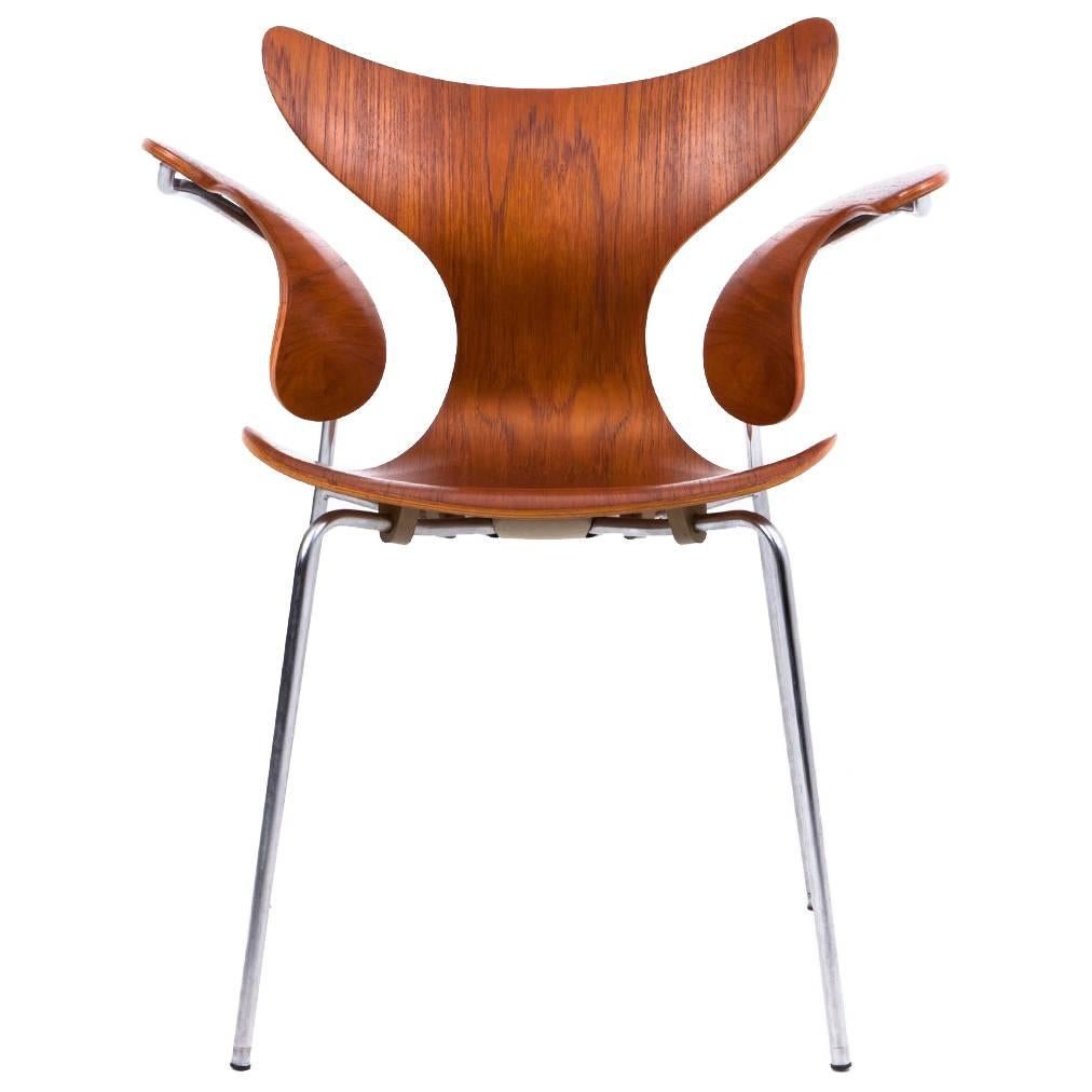 Arne Jacobsen Set of 12 Seagull Chairs in Teak For Sale