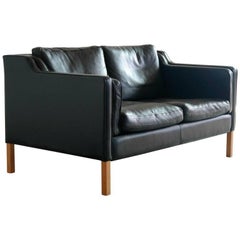 Børge Mogensen Zweisitzer-Sofa im Modell 2212-Stil aus schwarzem Leder von Stouby