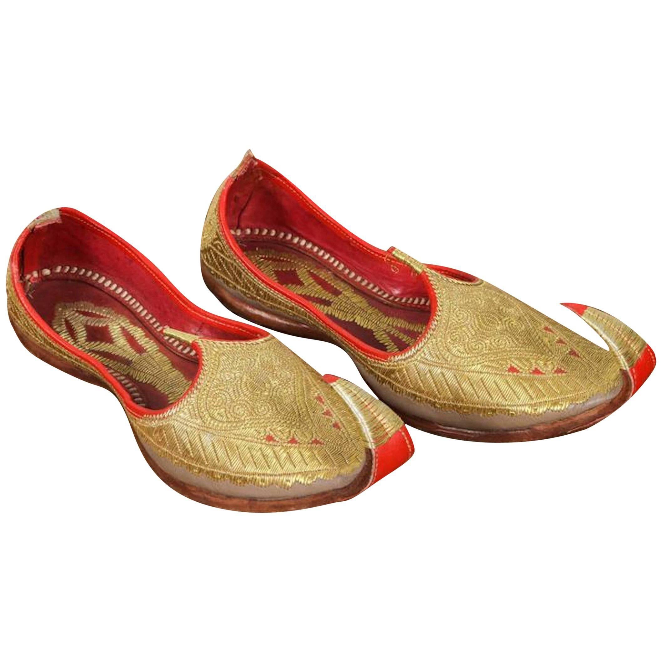 Mughal Moorish Gold and Red Embroidered Leather Shoes For Sale