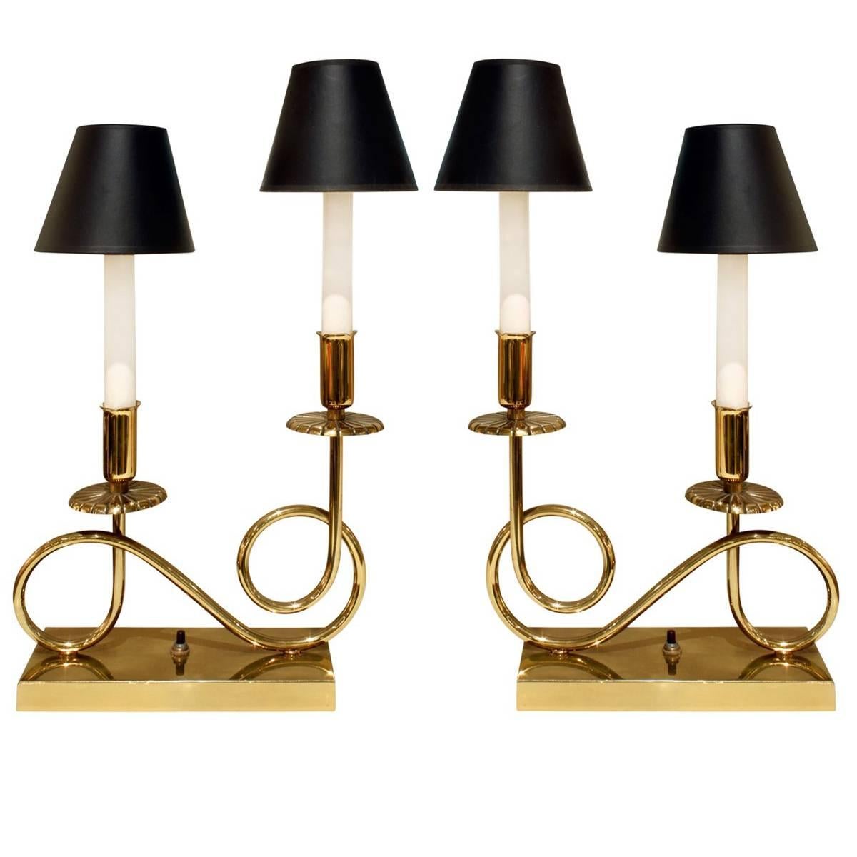 Paar elegante Messinglampen im Stil von Tommi Parzinger:: 1950er Jahre