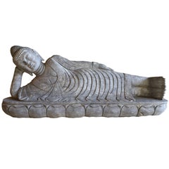 Rechteckige Buddha-Statue aus Stein