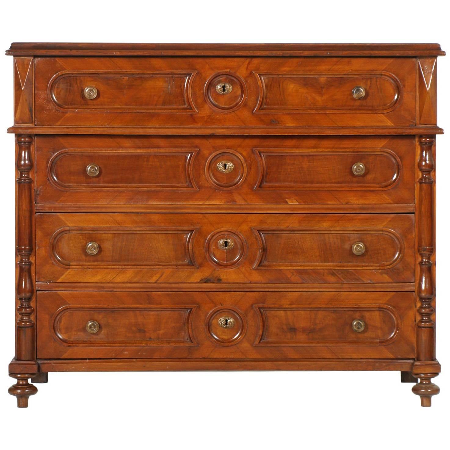 Mid 19th C. Italian Commode in blond Walnut and Walnut veneer, Polished to Wax For Sale