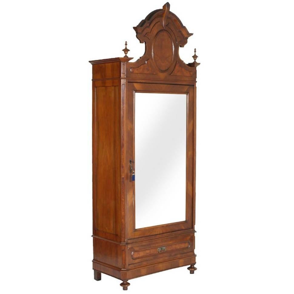 Armoire d'armoire Louis Philip d'origine des années 1850, avec miroir en noyer sculpté