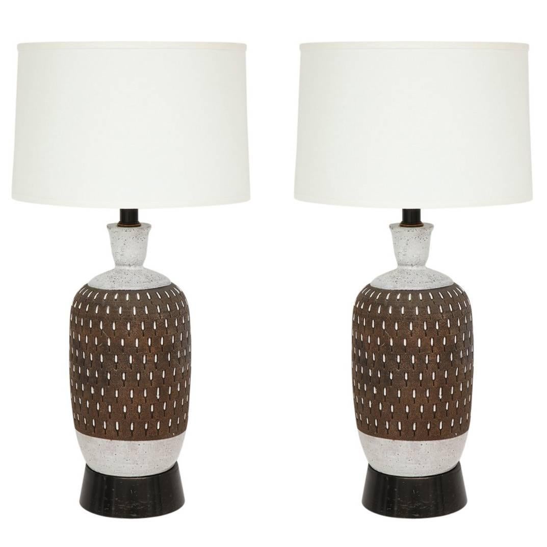 Bitossi Ceramic Table Lamps Pair Incised Brown White Signed, Italy, 1960s