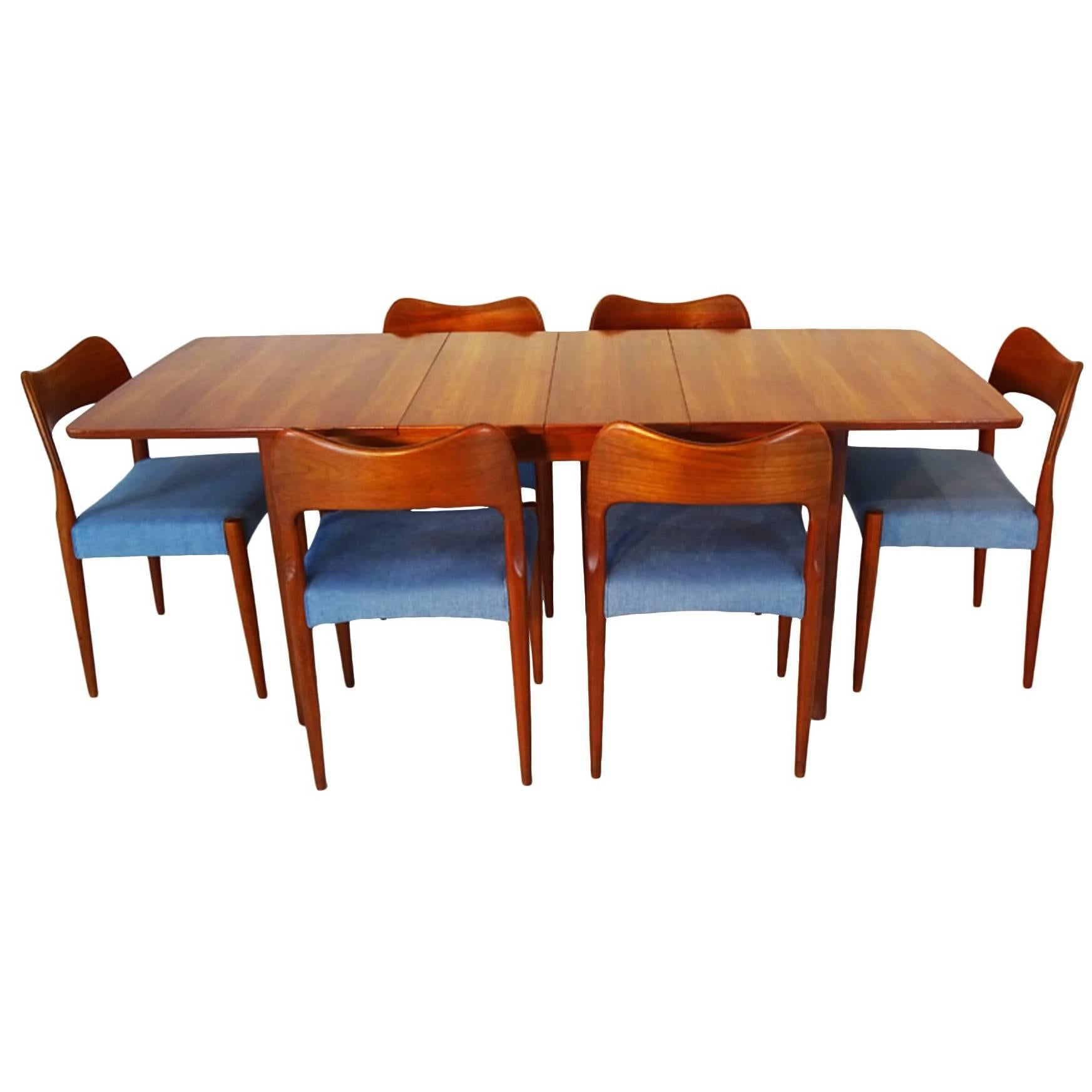 Beautiful Mid-Century Scandinavian Dining Set with Six Chairs & Extending Table For Sale