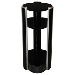 Elegant American Art Deco Three-Tiered Pedestal in Black Lacquer and Silver Leaf