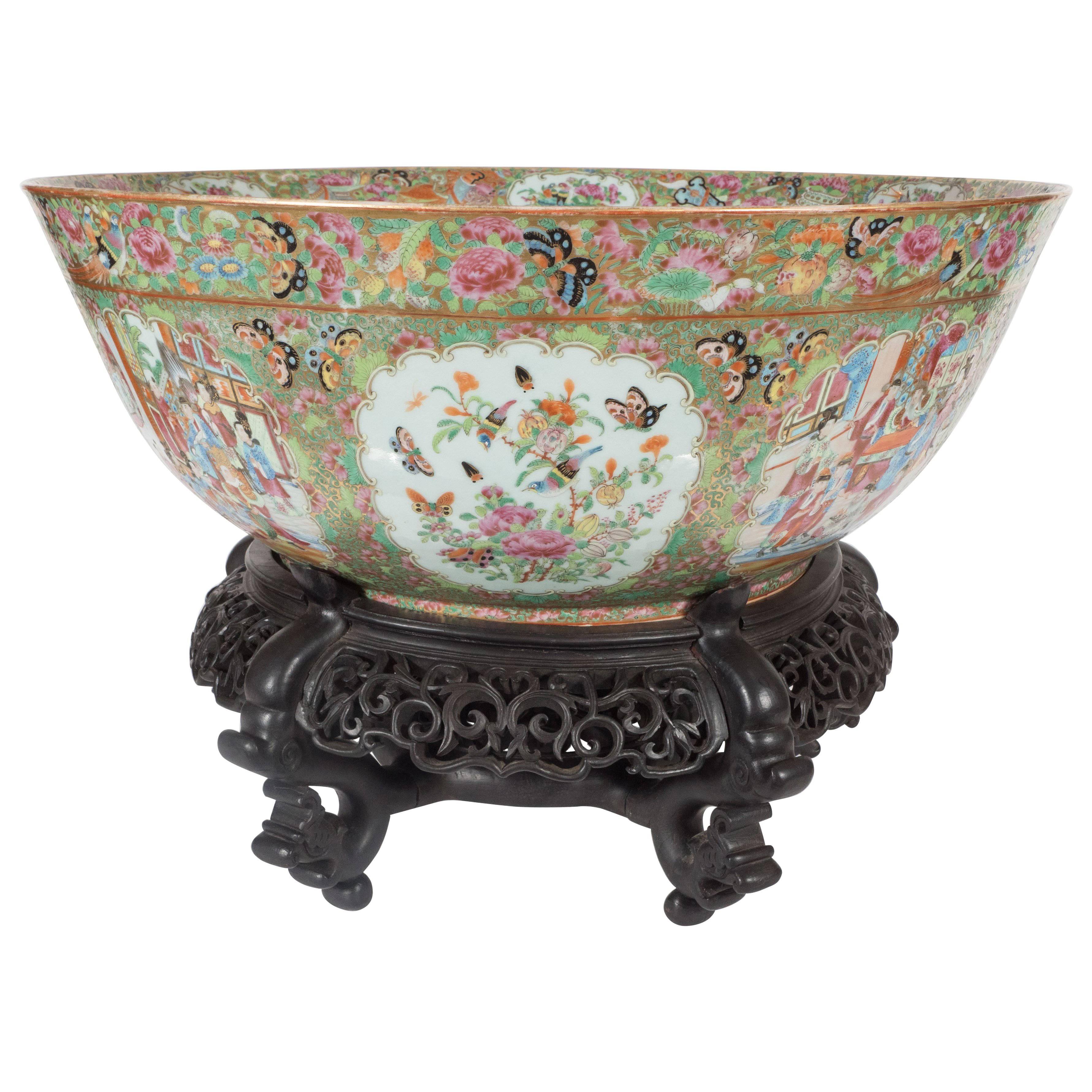 Important "Mandarin" Style Rose Medallion Chinese Export Ceramic Bowl