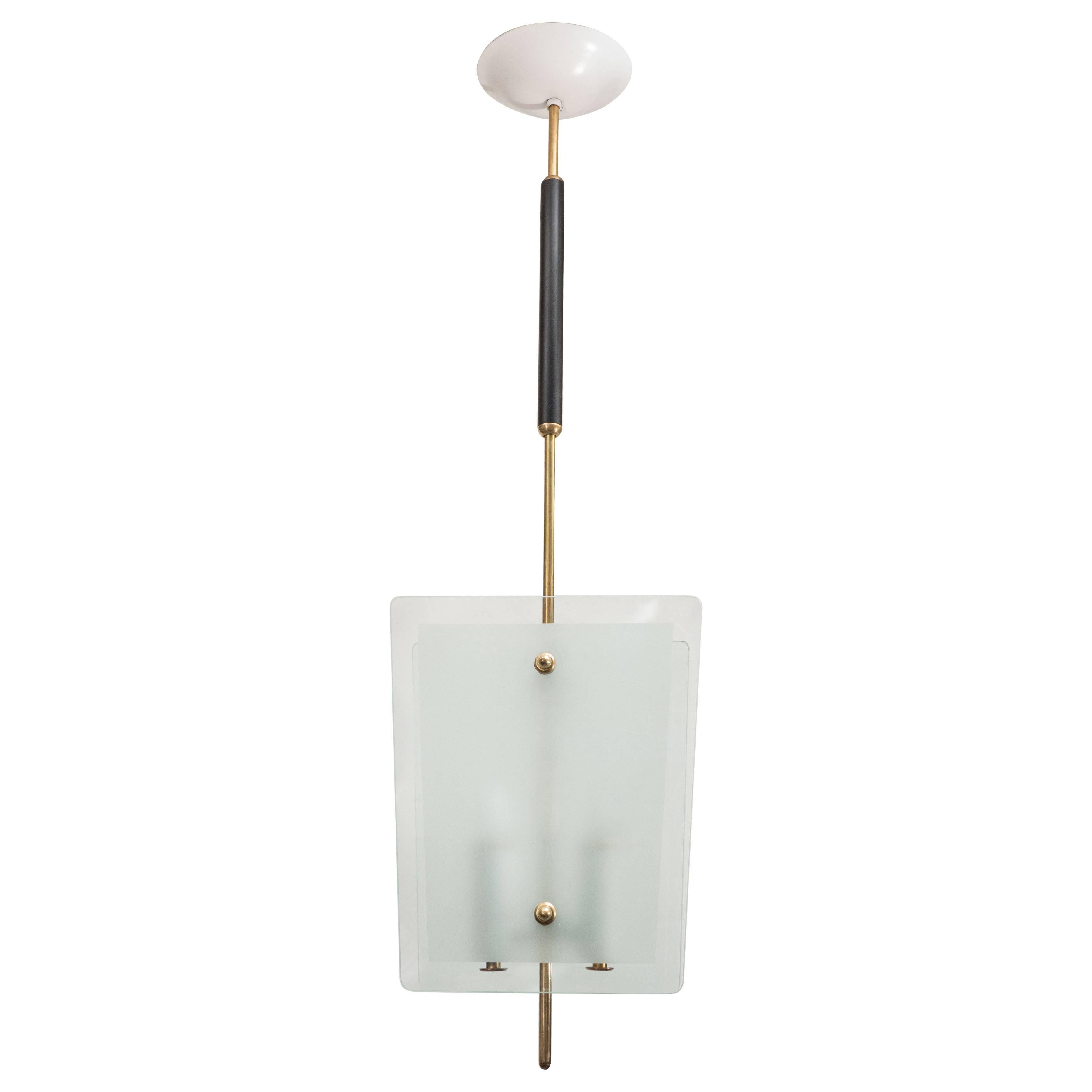 Lampe à suspension en laiton moderne du milieu du siècle dernier avec émail blanc et noir, style Fontana Arte en vente