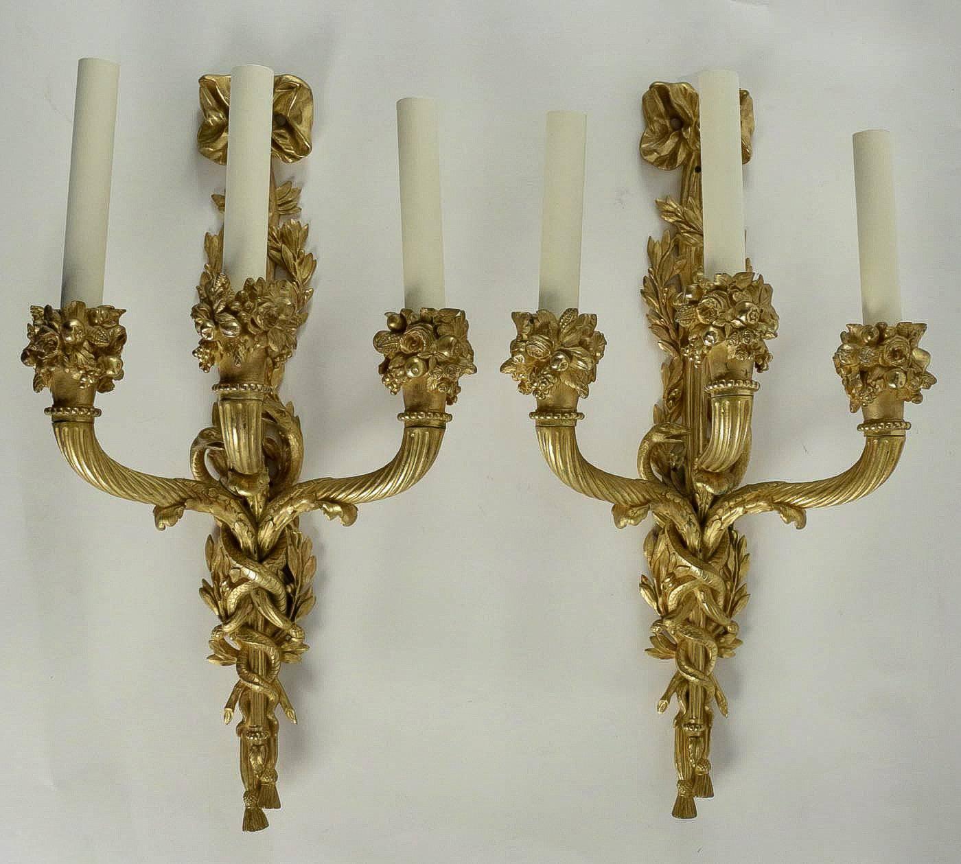 French Louis XVI Style Gilt Bronze Sconces, Mid-19th Century Circa 1850 In Good Condition In Saint Ouen, FR