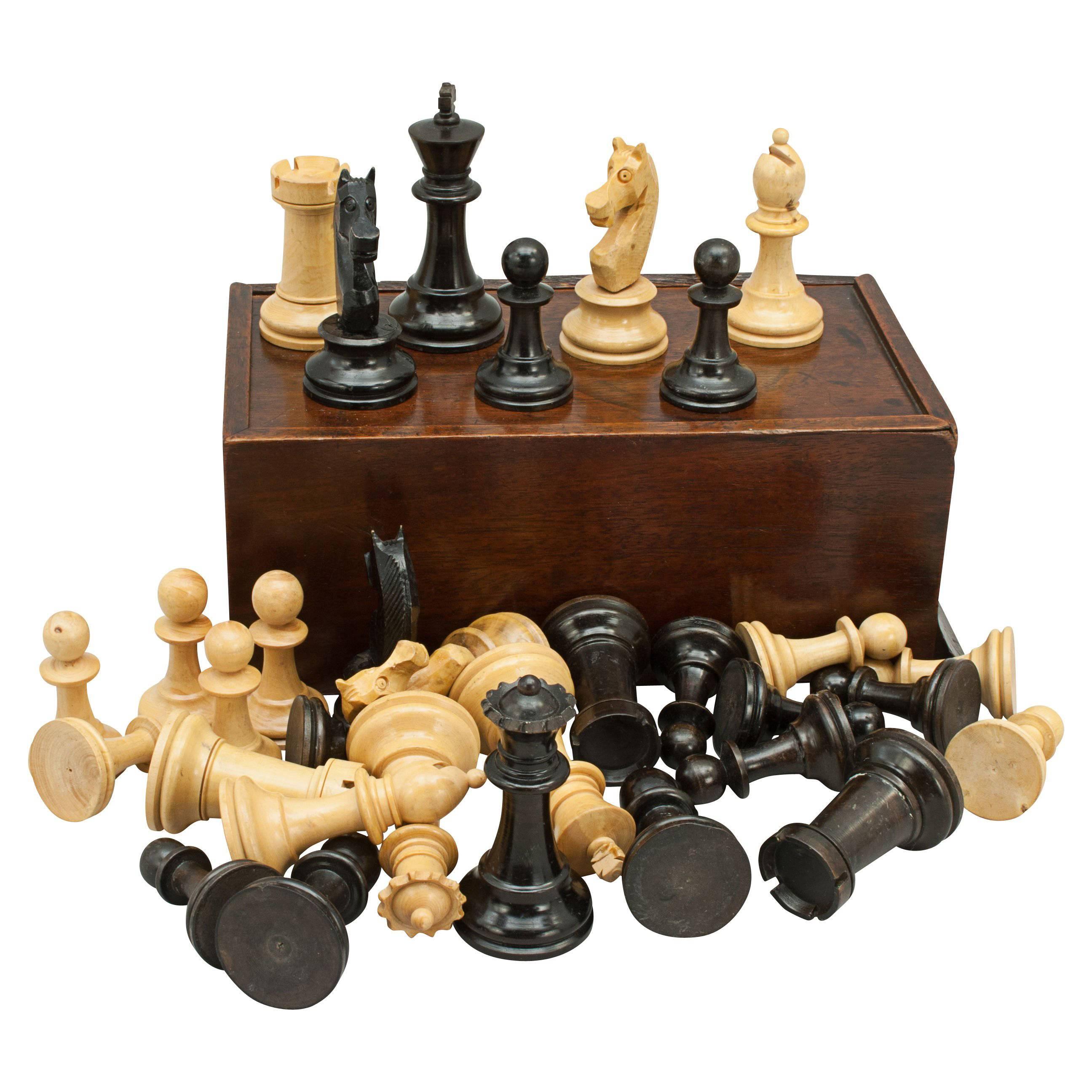 Boxwood and Ebony Chess Set