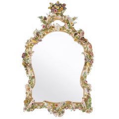 Grand Miroir Antique en Porcelaine Polychrome:: Allemagne par Meissen