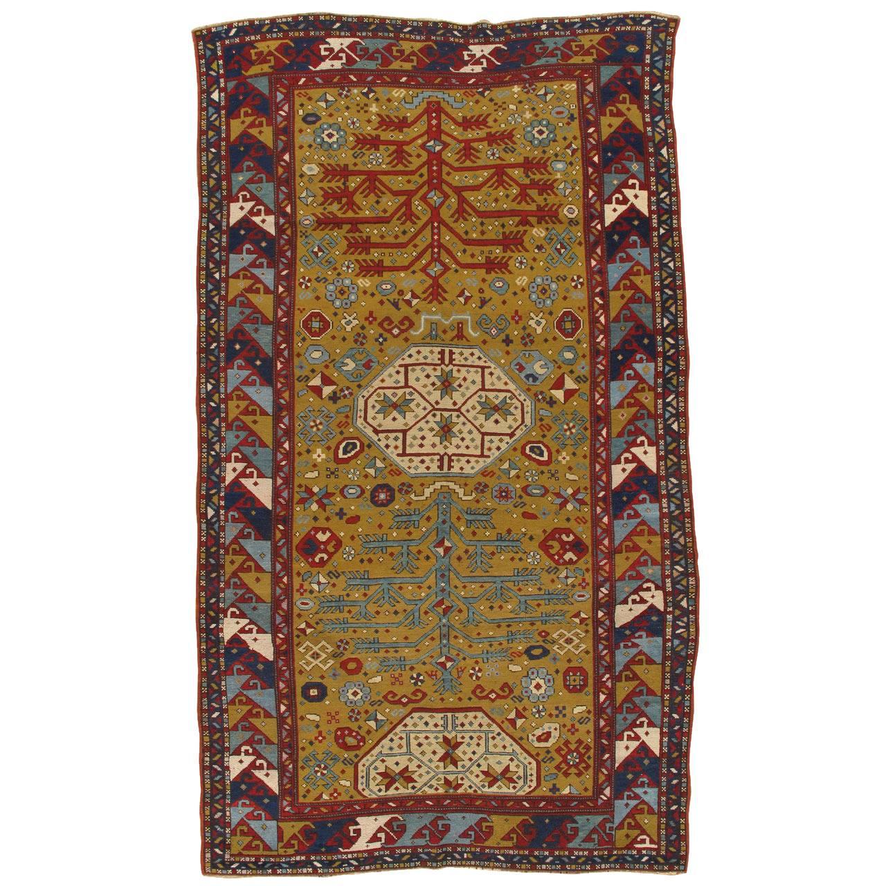 Antiker Kazak-Teppich mit Baum