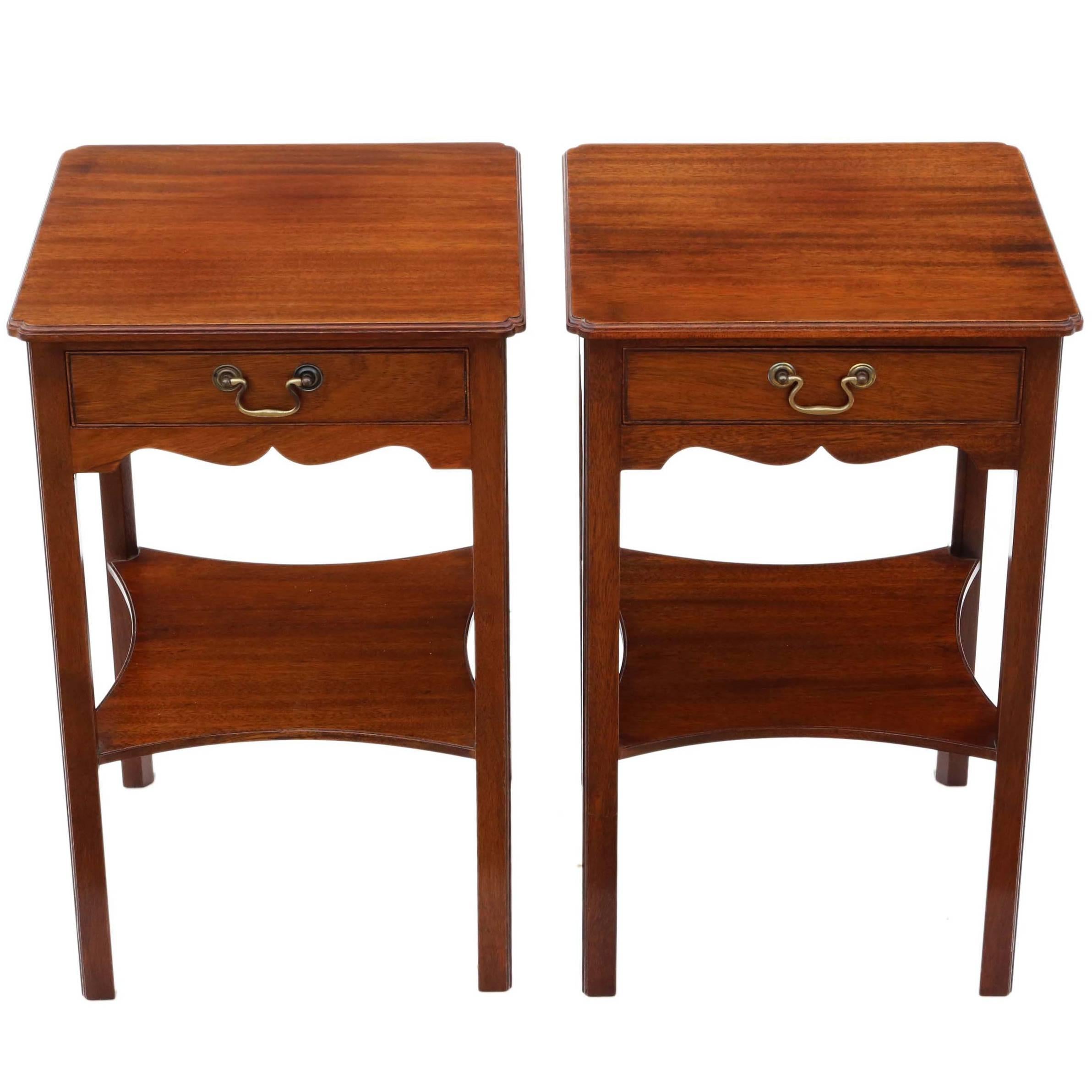Antique Pair of Georgian Mahogany Bedside or Lamp Tables Redman and Hales For Sale