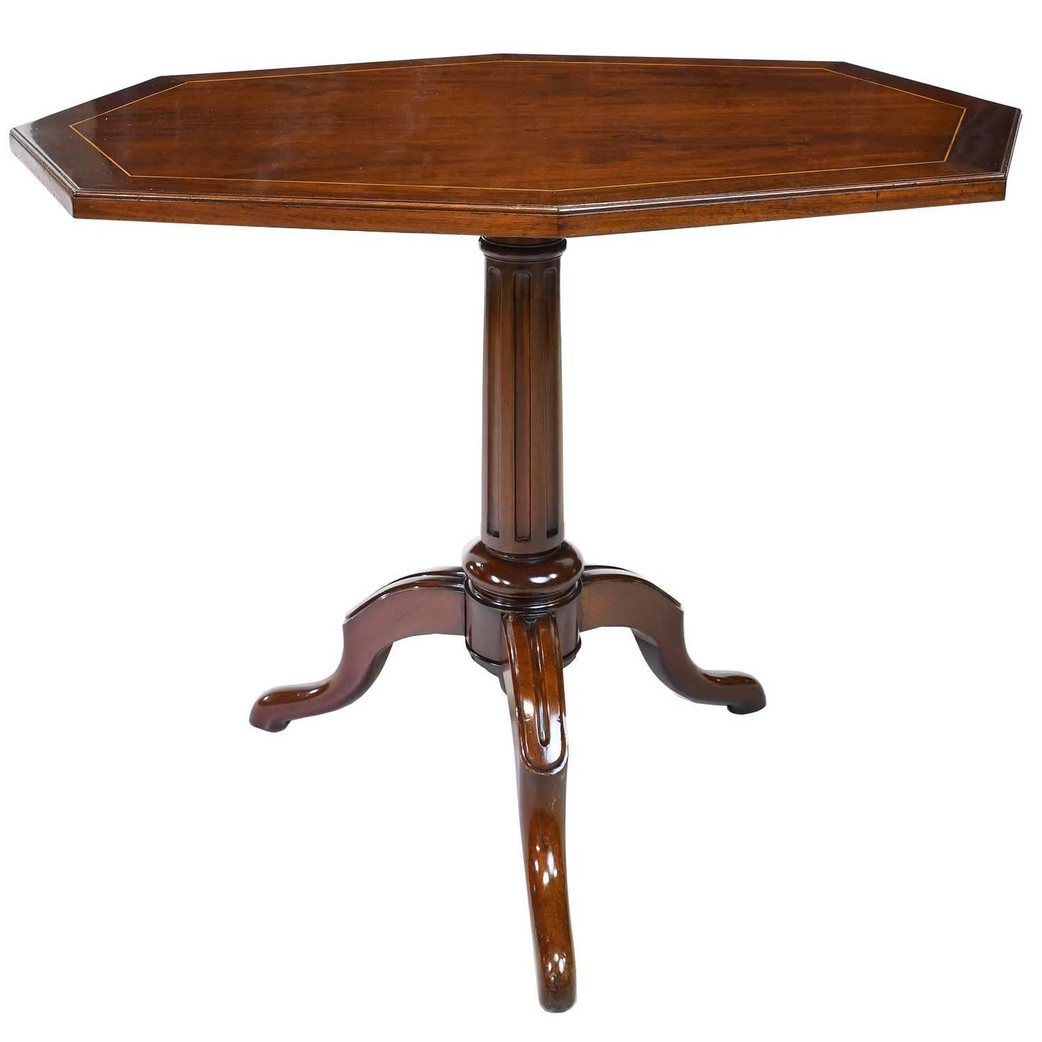 Early Victorian 19th Century English Elongated Octagonal Tripod Tilt Top Table in Mahogany