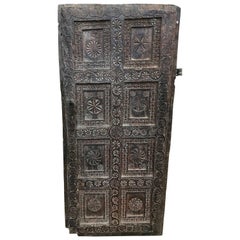 Porta nepalese in legno intagliato