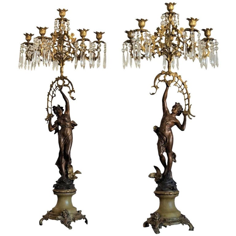 19. Jahrhundert, Paar Französische Empire Bronze Figuren und Vergoldete Bronze Kandelaber 1