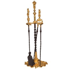 Ensemble d'outils de cheminée ancien de style Louis XVI en bronze doré par E. F. Caldwell