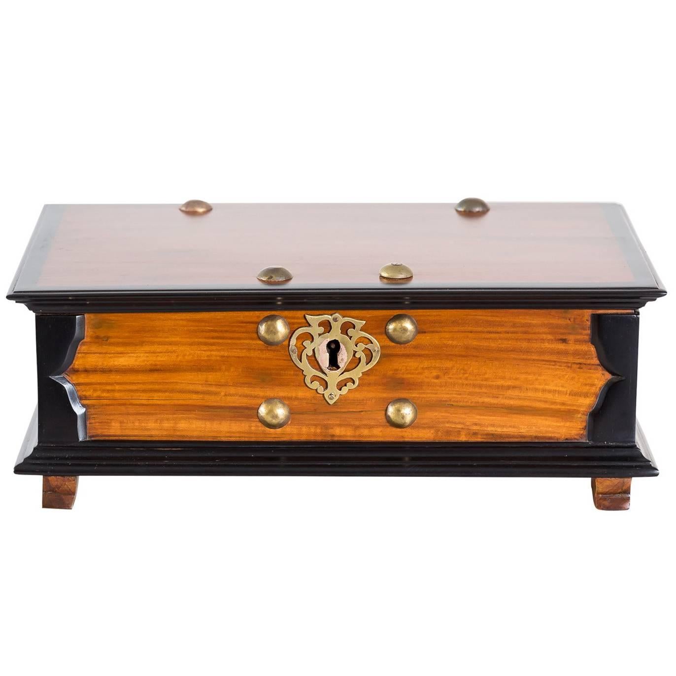 Antique Indo-Dutch or Dutch Colonial Satinwood and Ebony box For Sale
