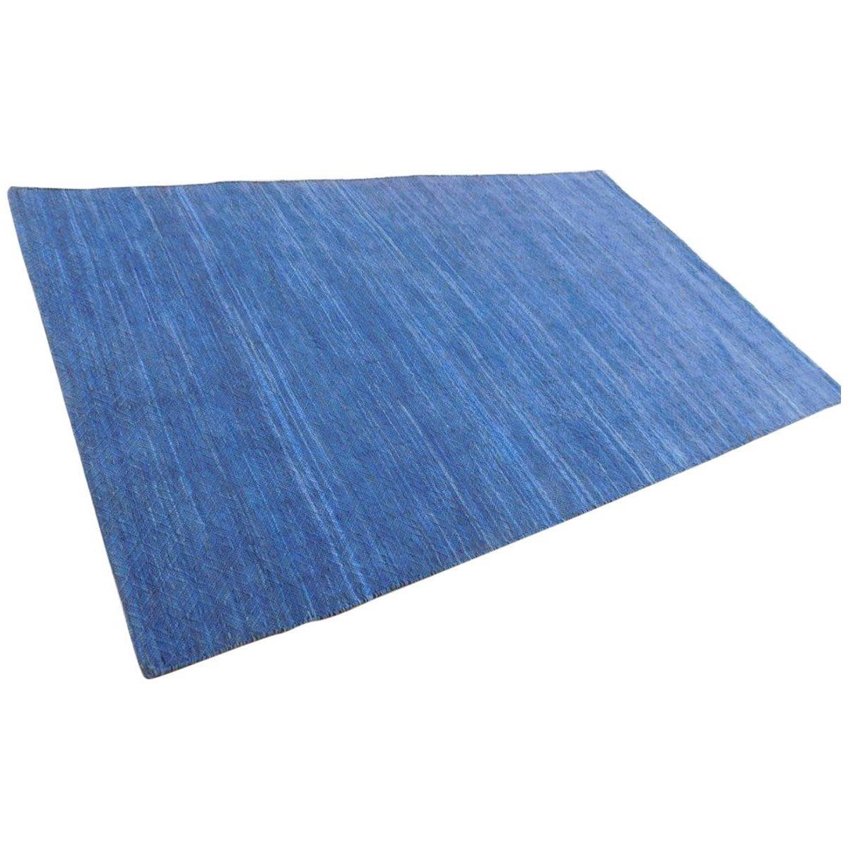 Zeitgenössischer flachgewebter Teppich aus Wildleder in Indigo, Denim und Blau, auf Lager