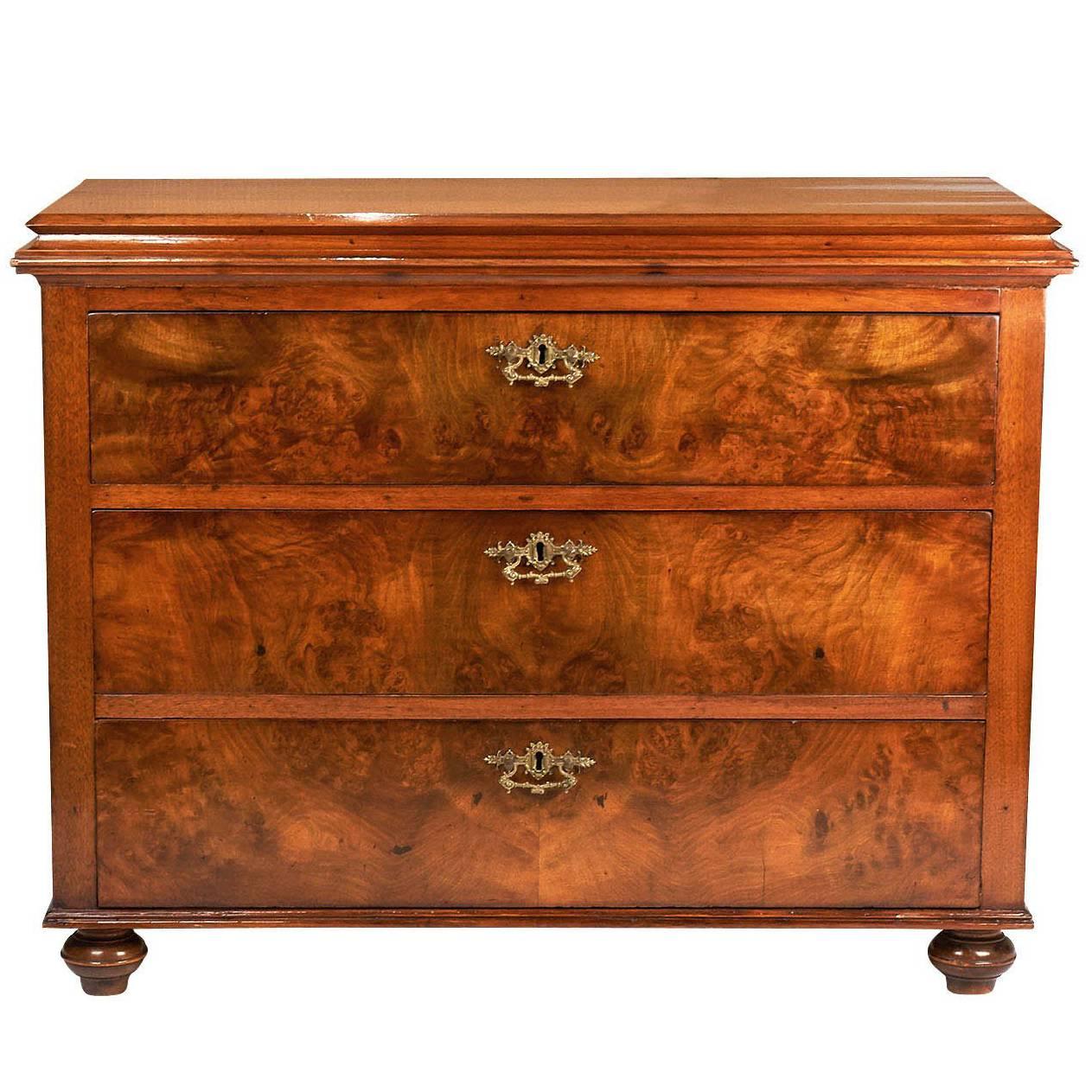 Swedish Biedermeier Chest of Drawers in Burled Elm, circa 1850