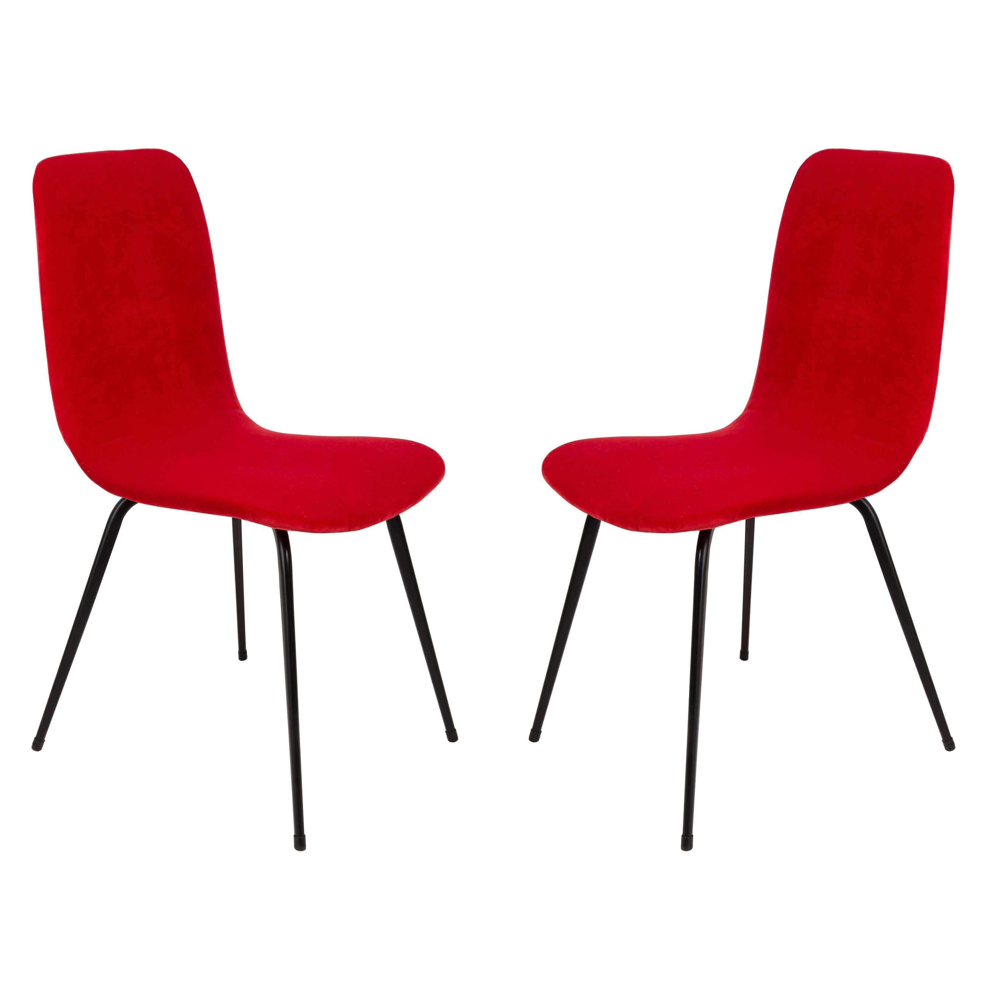 Ensemble de deux chaises en velours rouge du milieu du siècle, Fameg, type A-6150, Europe, années 1960. 