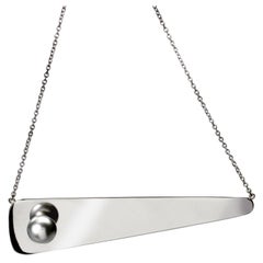 Collier à pendentif en platine à plaques triangulaires 