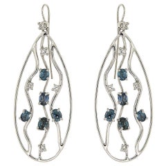Orecchini con diamanti e zaffiri blu in oro bianco 18 carati Made in Italy