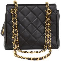 1990's Chanel Schwarzes gestepptes Lammfell Vintage Timeless Umhängetasche