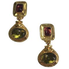 Vintage CHANEL Couture Clip-on Earrings in Gilt Metal and Semi-Precious Stones