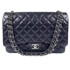 Chanel Marineblaue Lammfell Maxi Tasche mit doppelter Klappe