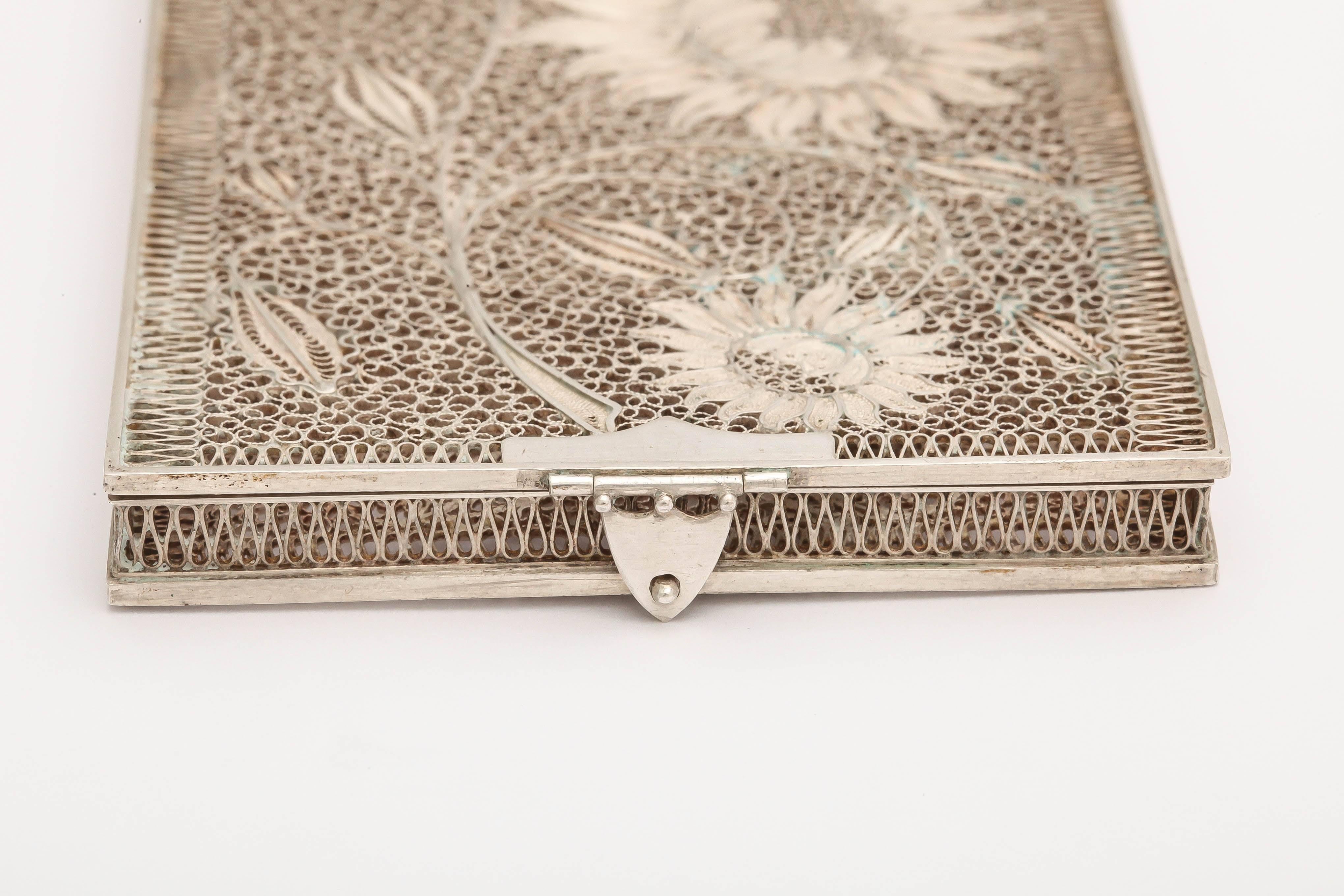 Sterling Silver Floral Filigree Card Case In Good Condition For Sale In New York, NY