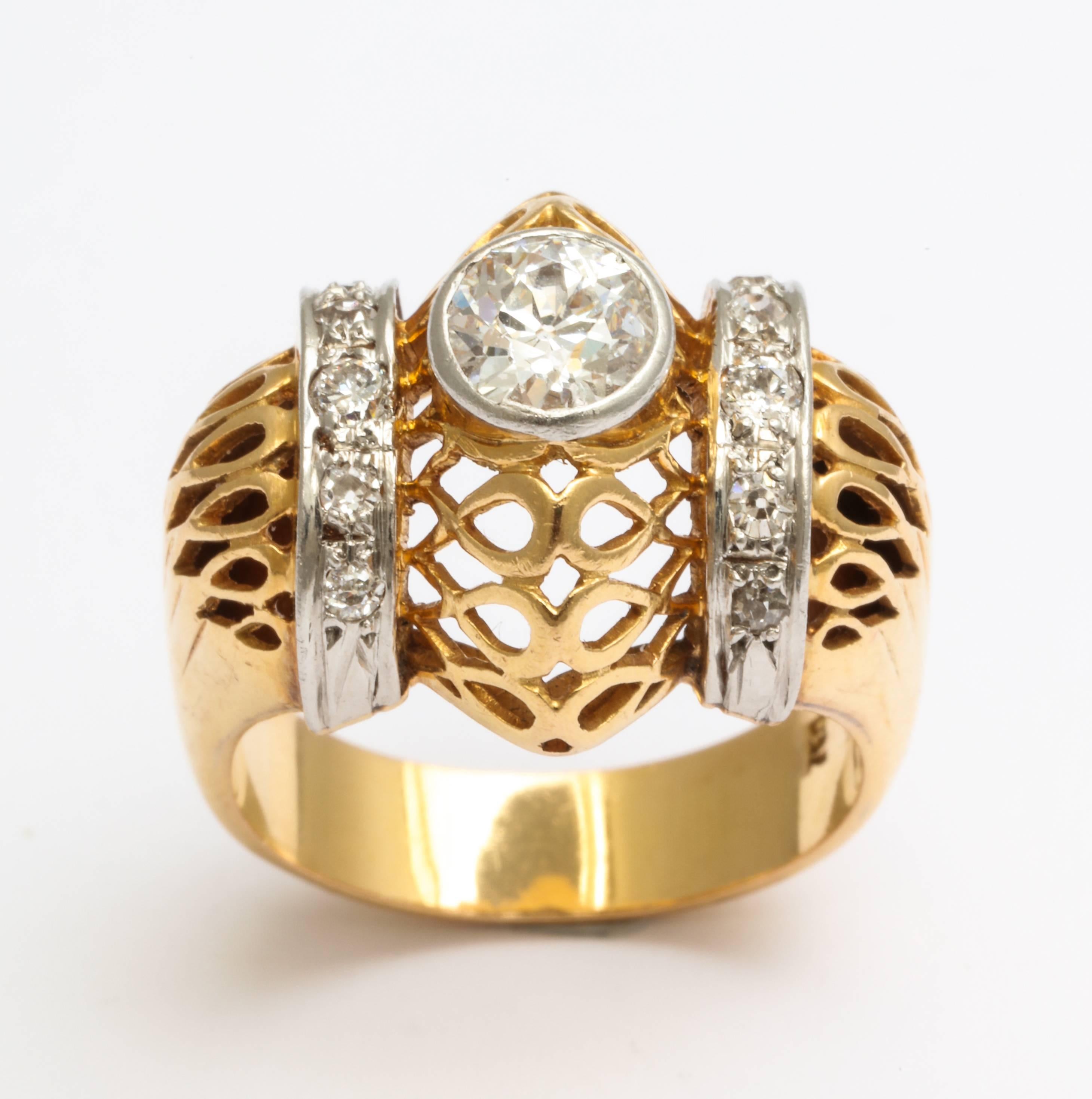 Retro Barrel Shaped Diamond and Gold Ring In Excellent Condition In New York, NY